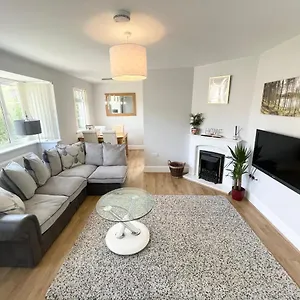  Holiday home Coastline Retreats - Cosy Bungalow In Town Centre With Lots Of Parking And Large Enclosed Garden